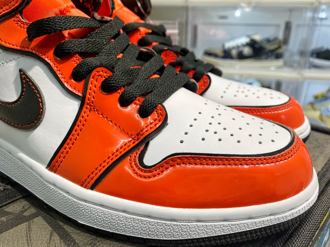 Jordan 1 Mid SE Turf Orange - vstockx