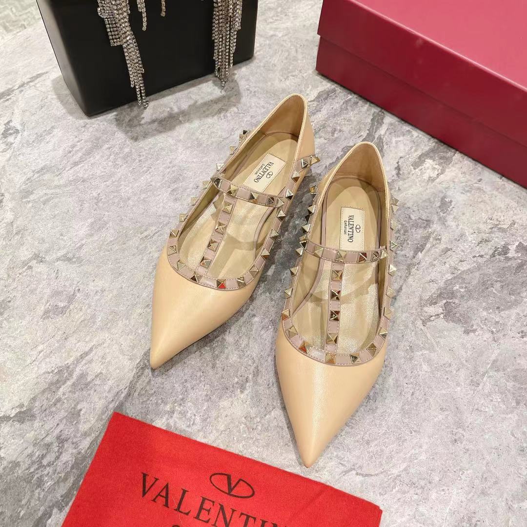 VALENTINO GARAVANI Roman Stud WOMEN 15 - vstockx
