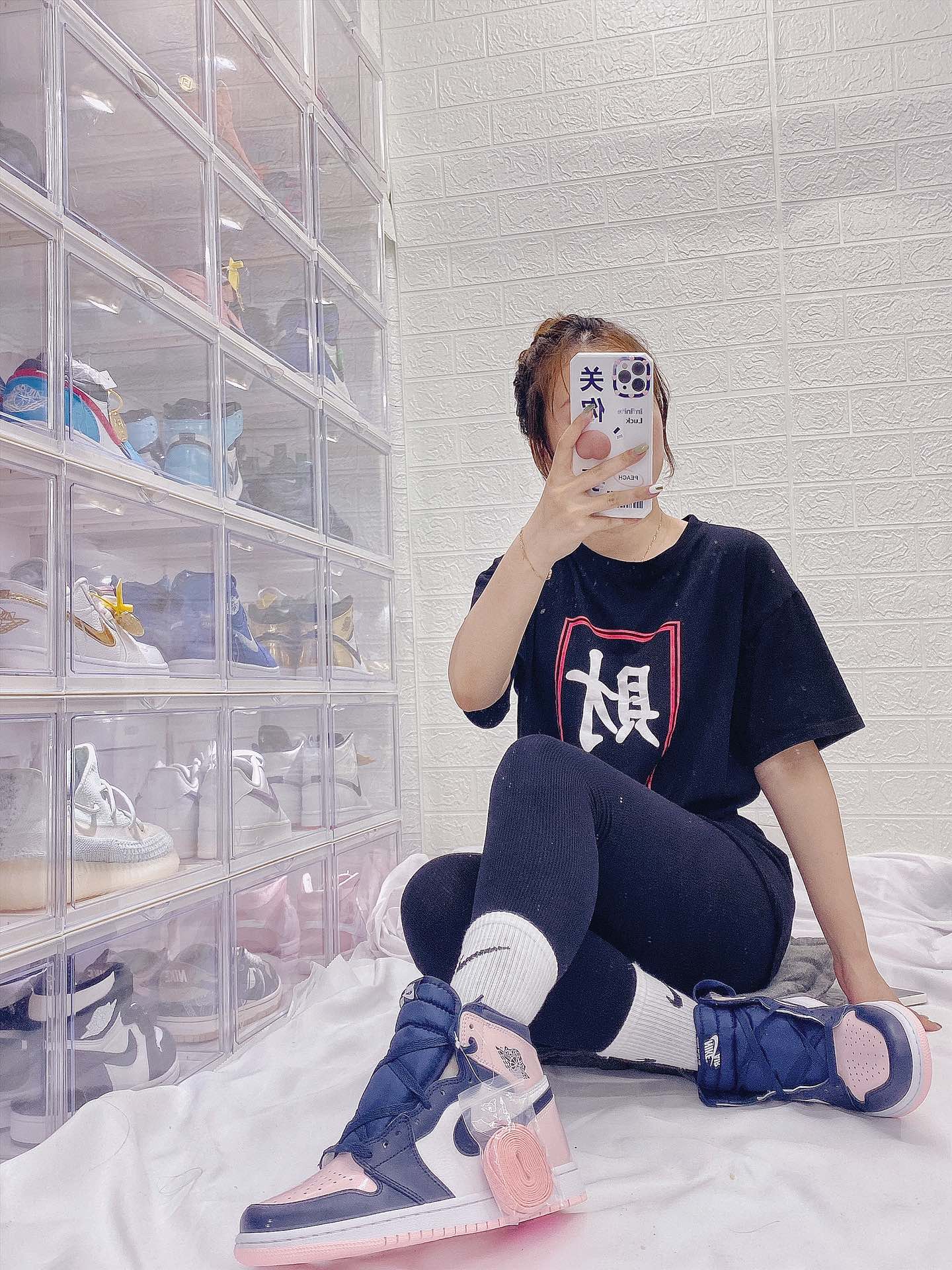 Jordan 1 Retro High OG Atmosphere (W) - vstockx