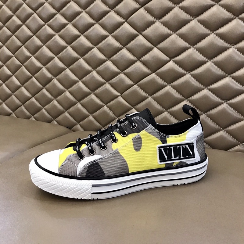 Valentino Garavani Giggies VLTN TIMES low-top sneakers 16 - vstockx