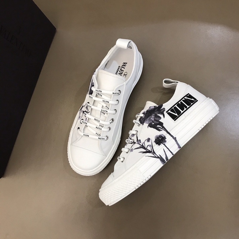 Valentino Garavani Giggies VLTN TIMES low-top sneakers 19 - vstockx