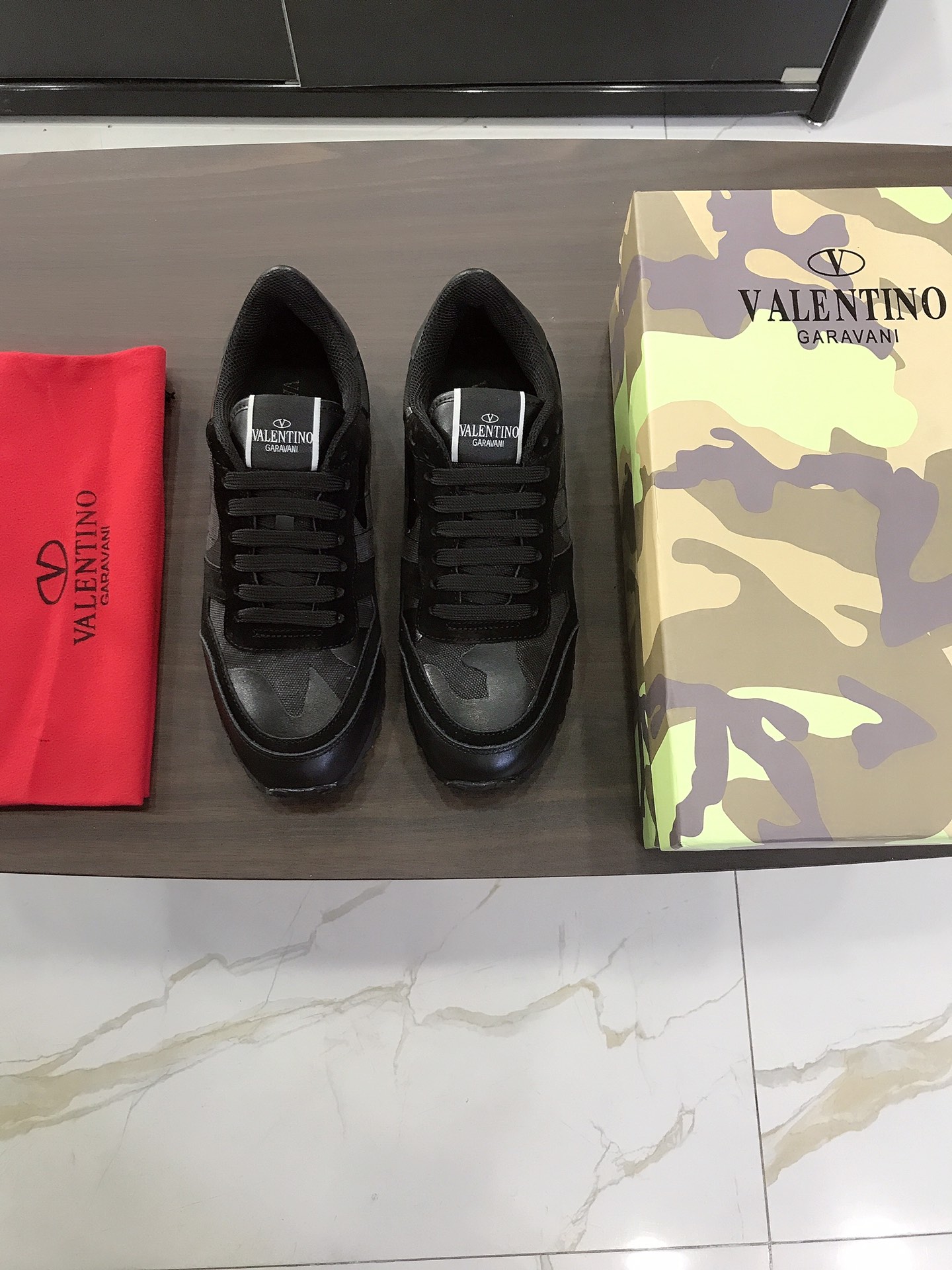 Valentino Garavani Rockrunner camouflage-print sneakers 5 - vstockx