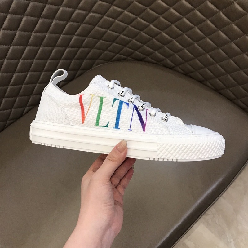 Valentino Garavani Giggies VLTN TIMES low-top sneakers 18 - vstockx