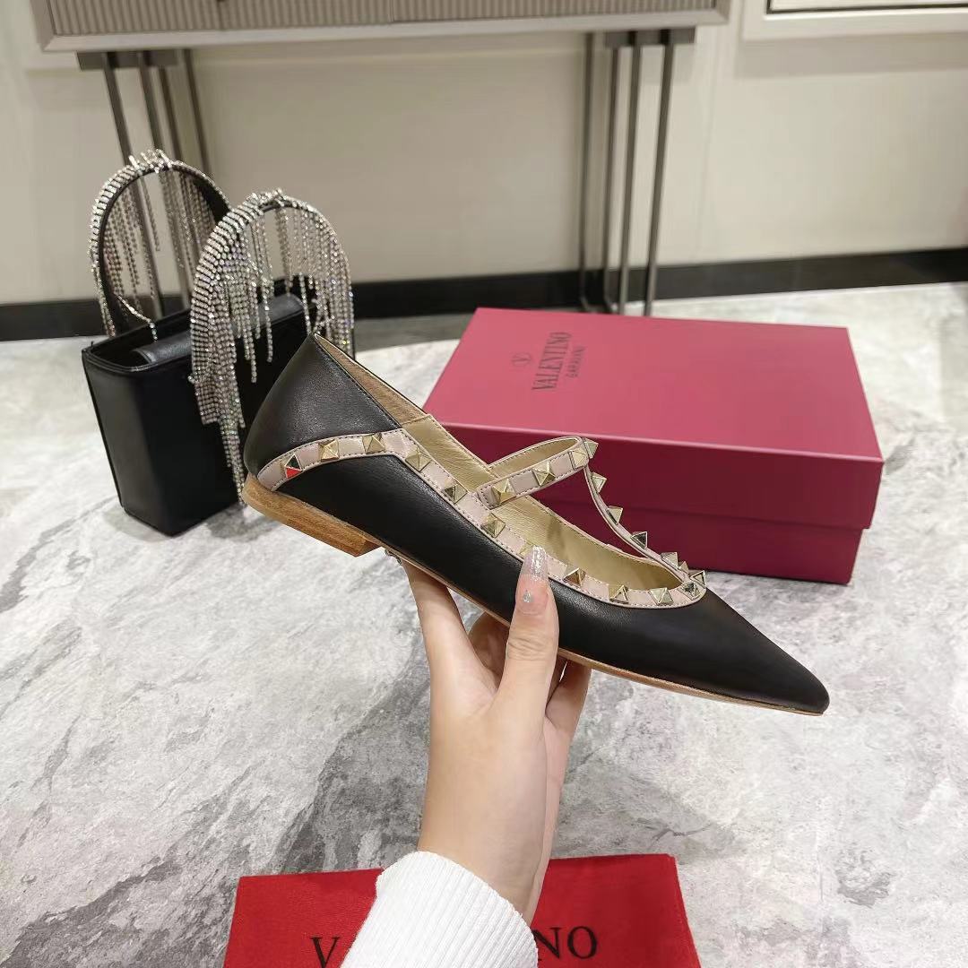 VALENTINO GARAVANI Roman Stud WOMEN 15 - vstockx