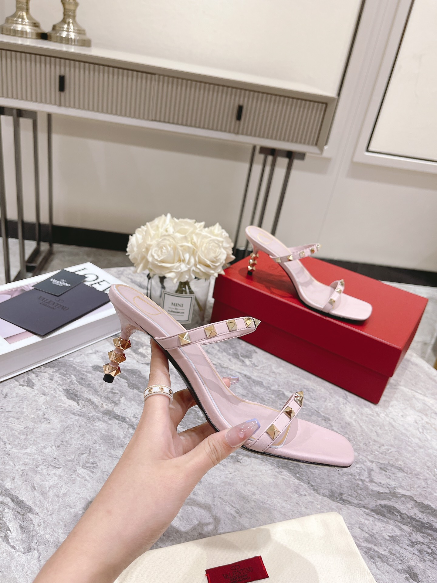 VALENTINO GARAVANI Rockstud WOMEN 3 - vstockx