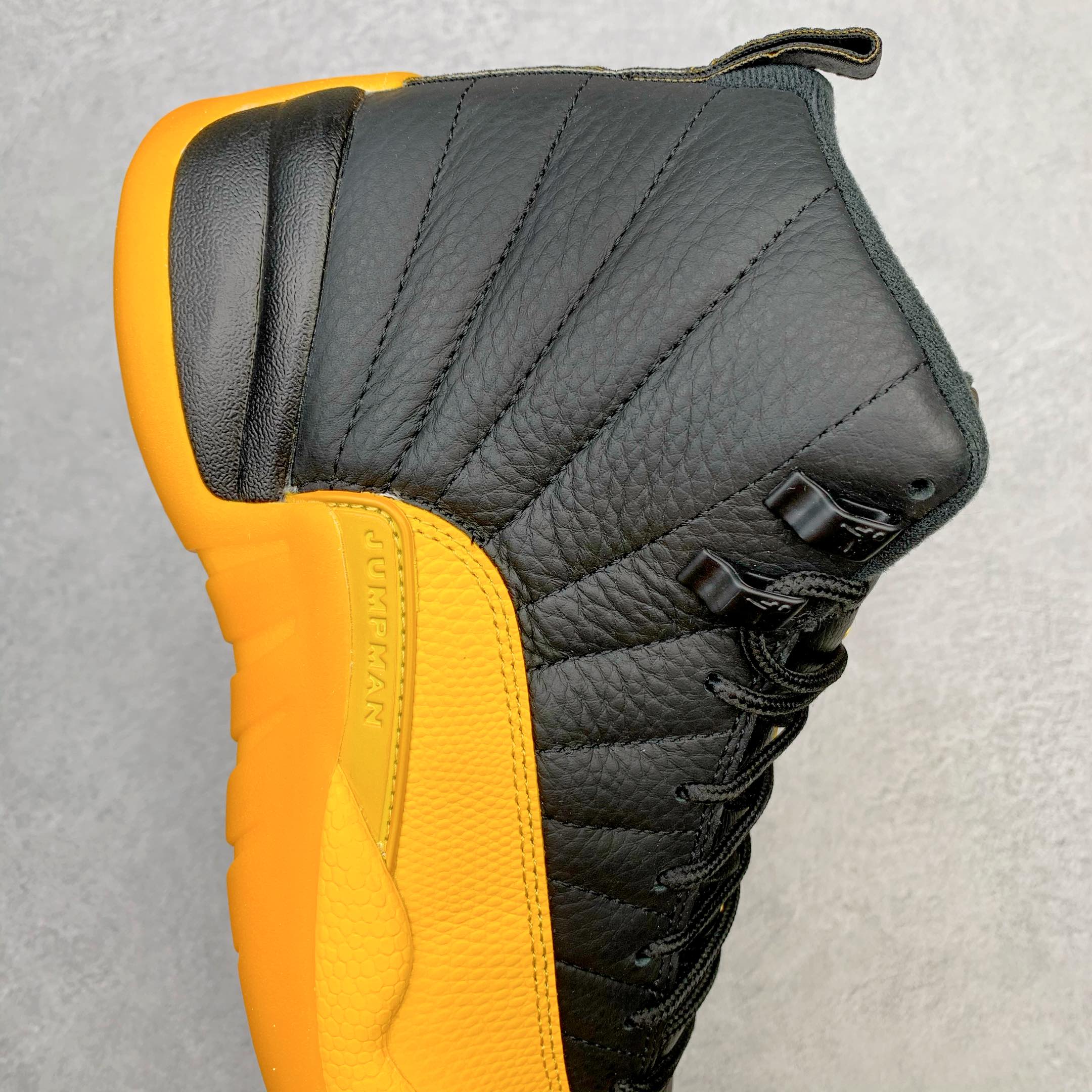Jordan 12 Retro Black University Gold - vstockx