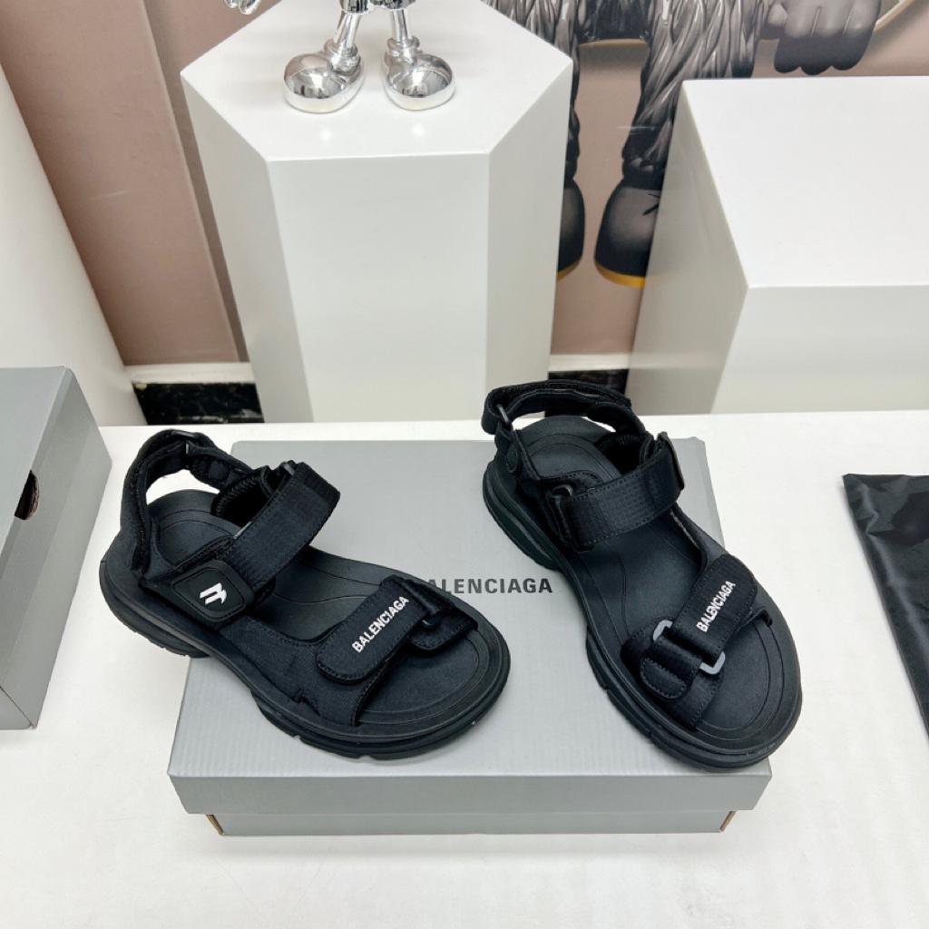 Balenciaga Tourist logo Velcro sandals - vstockx
