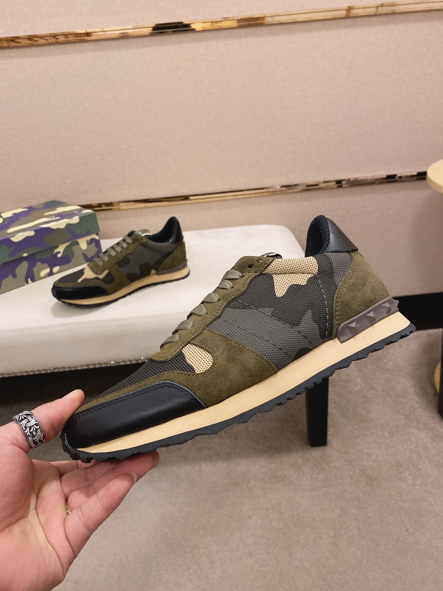 Valentino Garavani Rockrunner camouflage-print sneakers 11 - vstockx