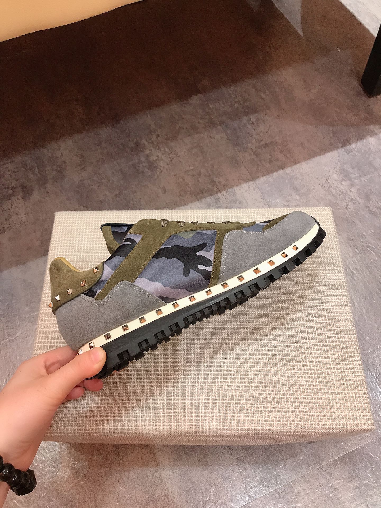 Valentino Garavani Rockrunner camouflage-print sneakers 16 - vstockx