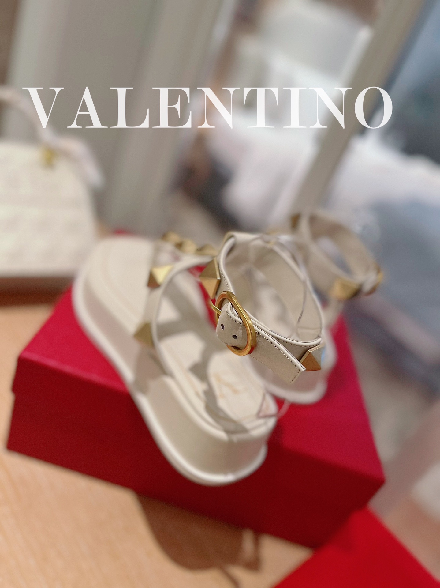 VALENTINO GARAVANI Roman Stud WOMEN 1 - vstockx