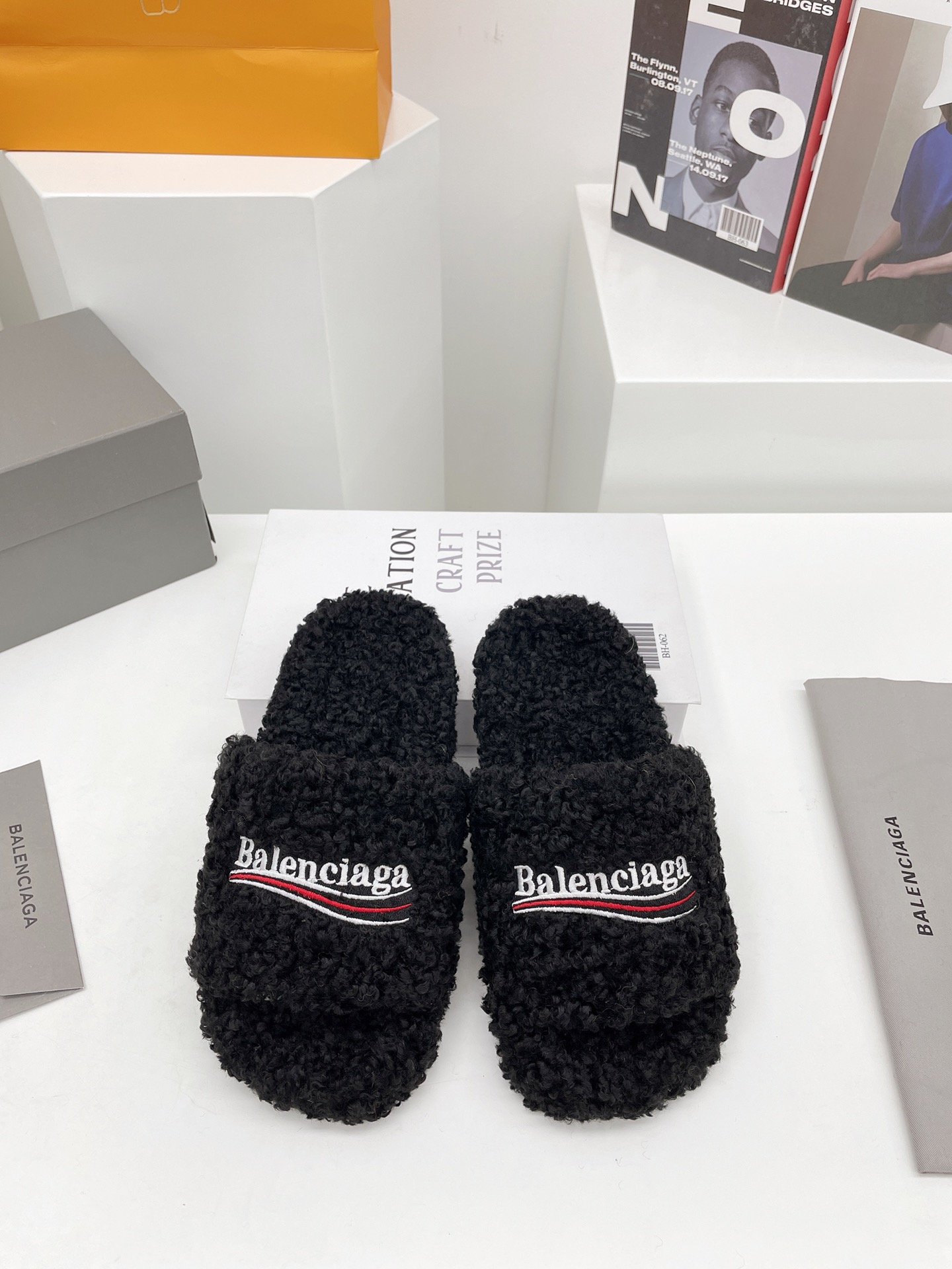 Balenciaga women 4 - vstockx