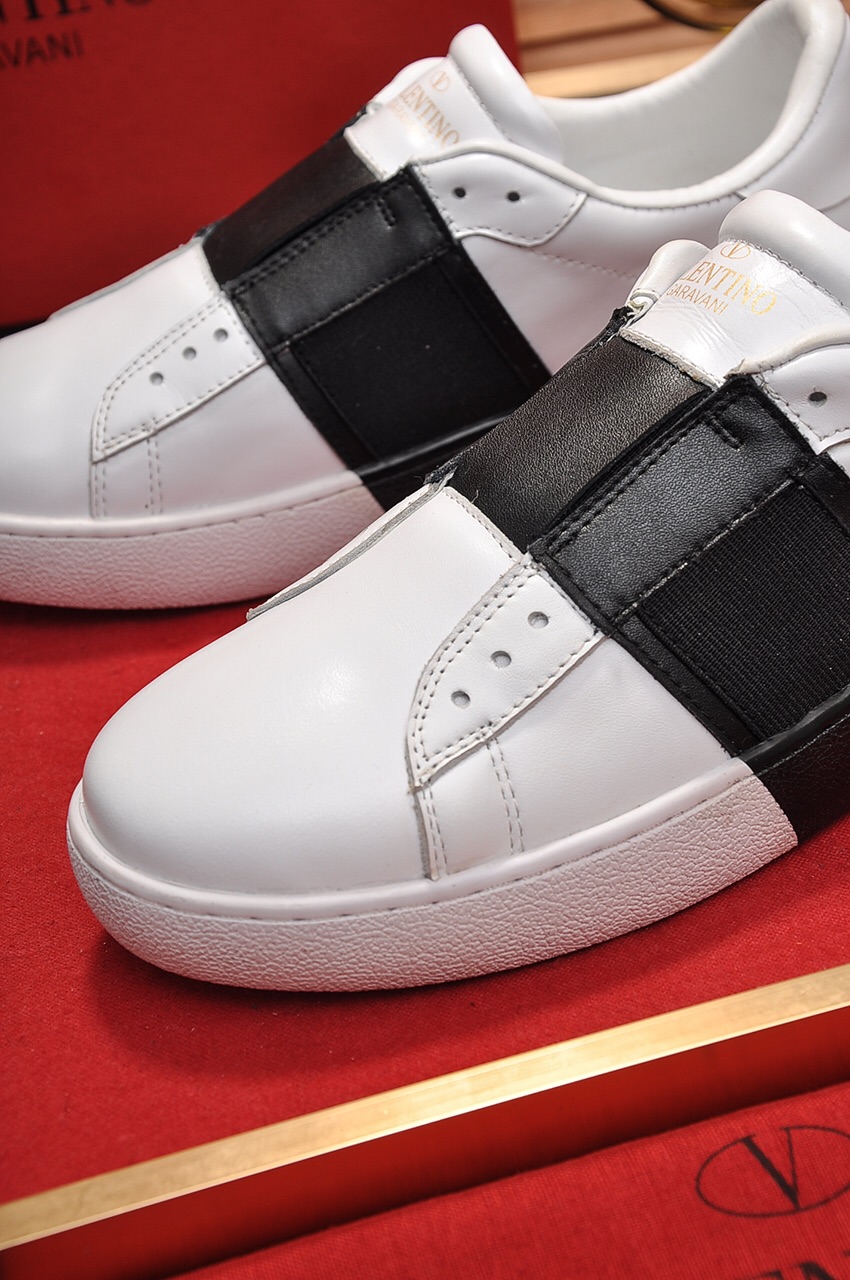 Valentino Garavani Rockstud Untitled calfskin sneaker 19 - vstockx