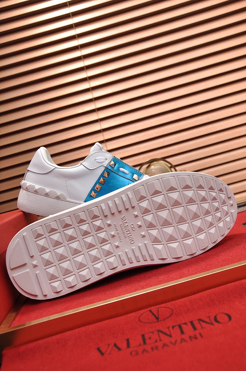 Valentino Garavani Rockstud Untitled calfskin sneaker 16 - vstockx