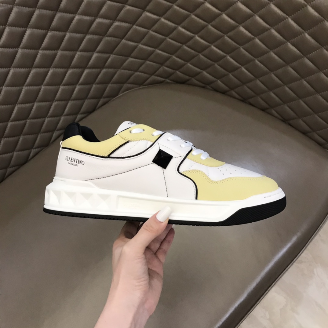 Valentino Garavani One Stud Low-top sneakers 11 - vstockx