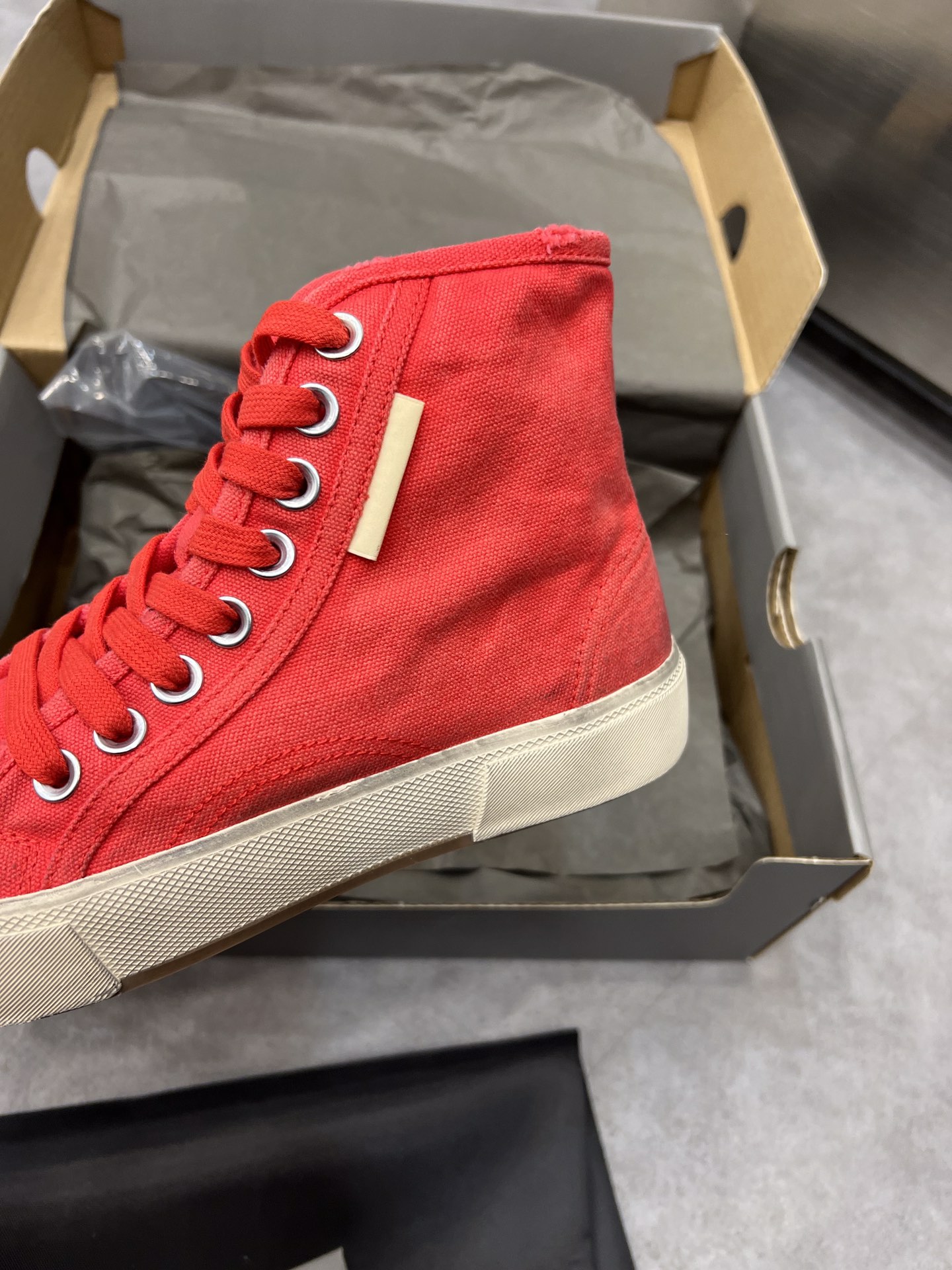 Balenciaga Paris Sneaker 4 - vstockx