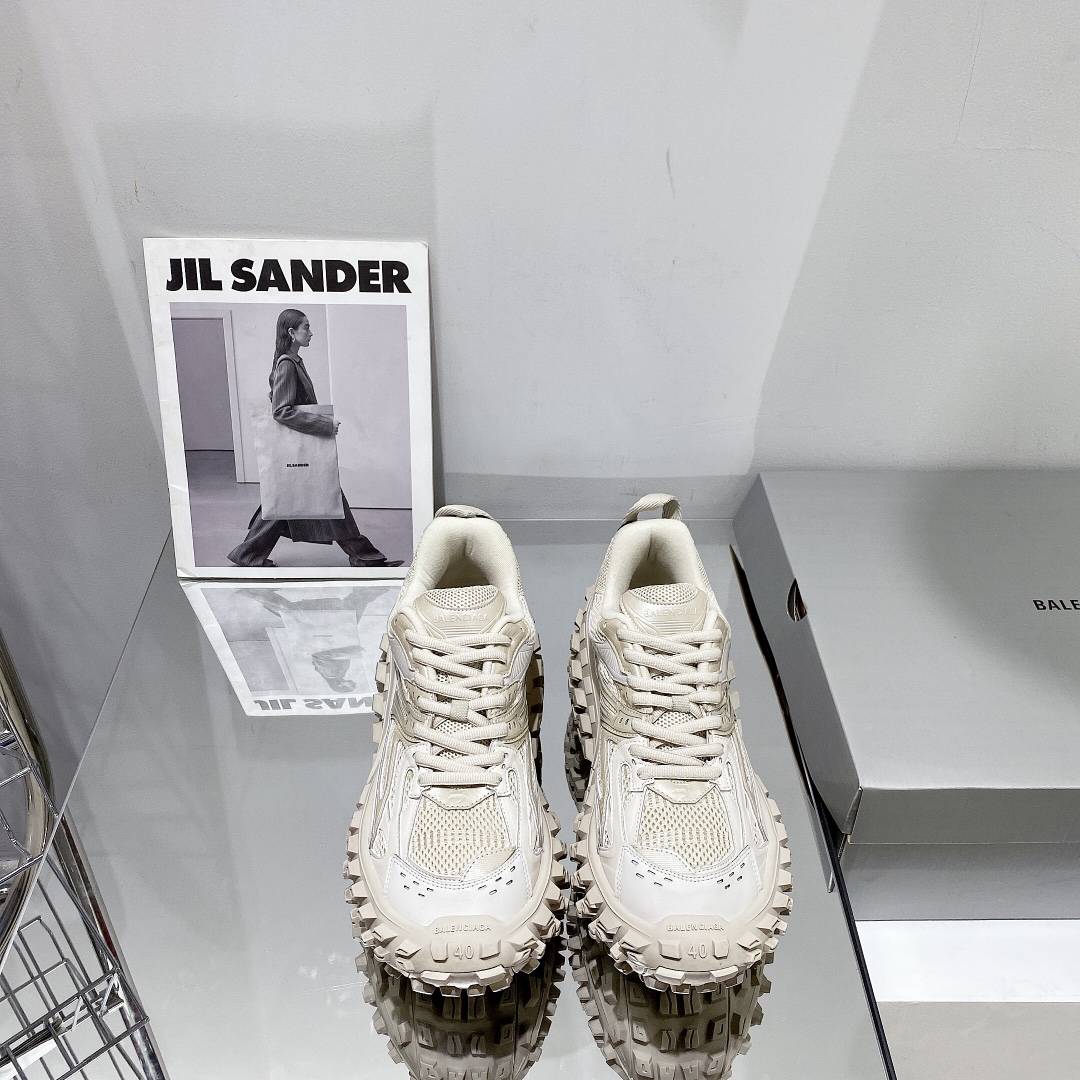 Balenciaga Defender TRAINERS 5 - vstockx