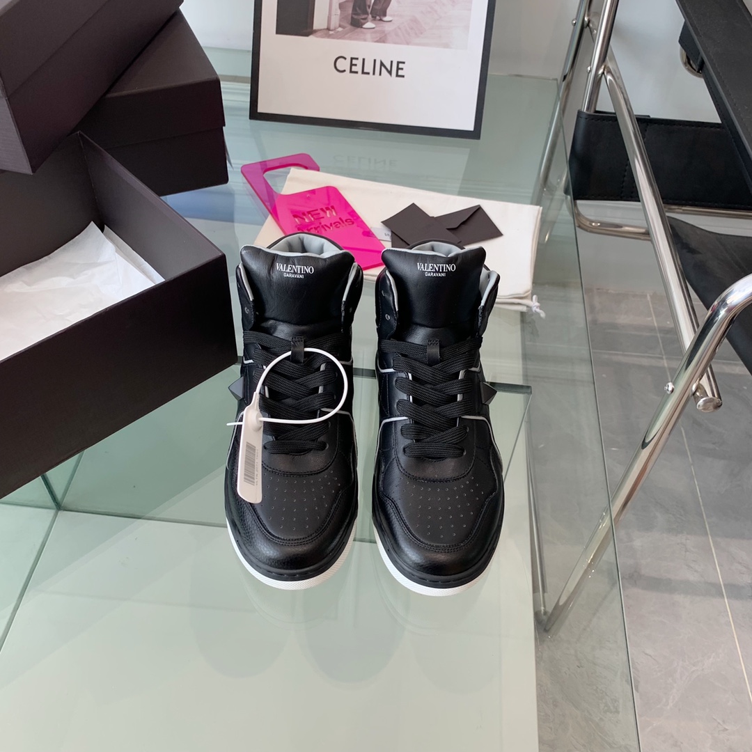 VALENTINO GARAVANI ONE STUD SNEAKER 6 - vstockx