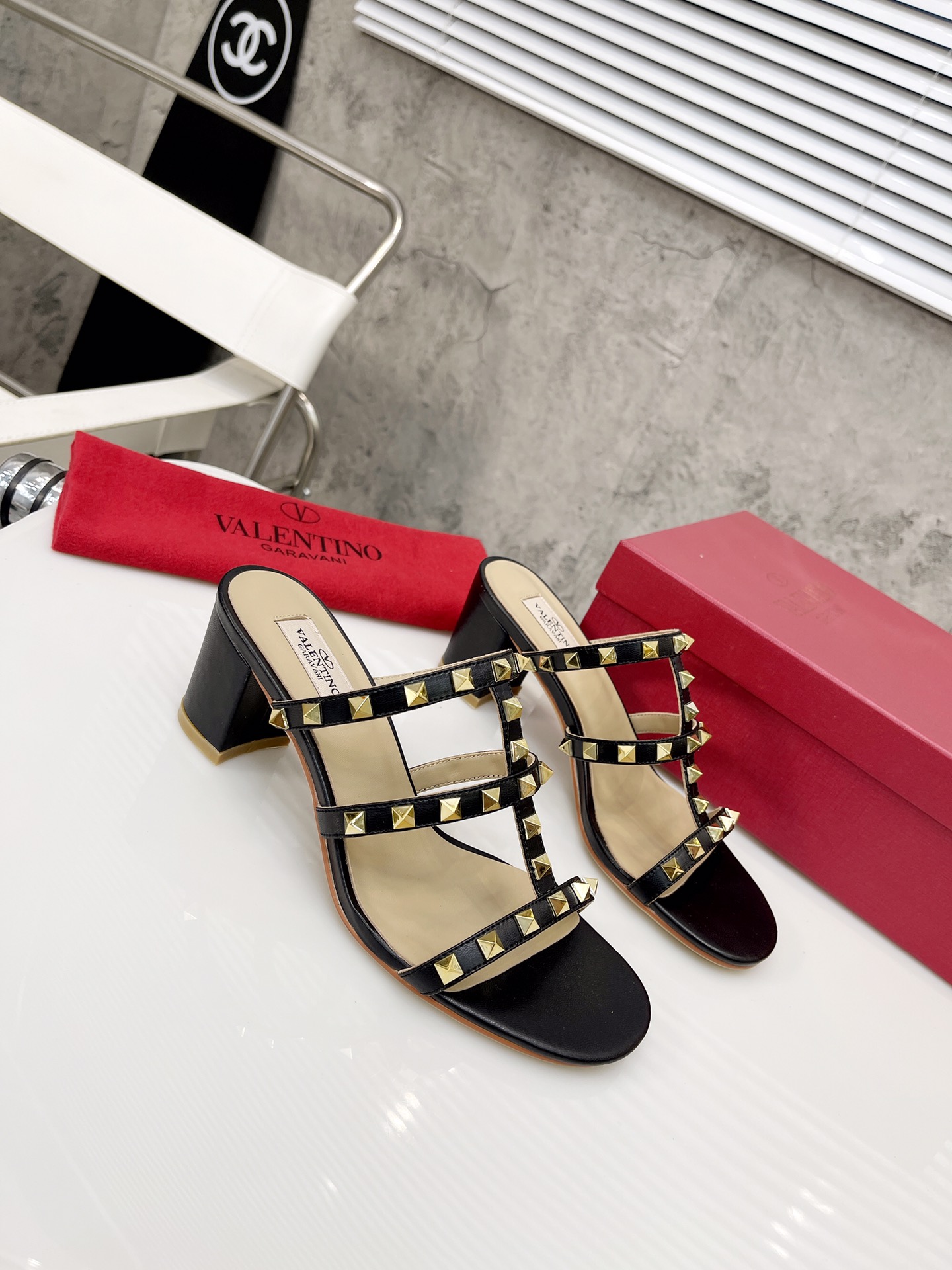 VALENTINO GARAVANI Rockstud WOMEN 5 - vstockx