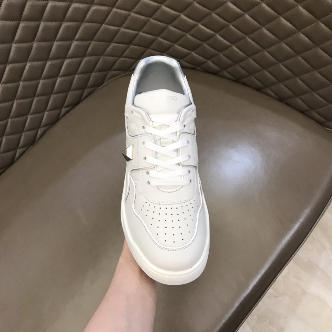 Valentino Garavani One Stud Low-top sneakers 14 - vstockx