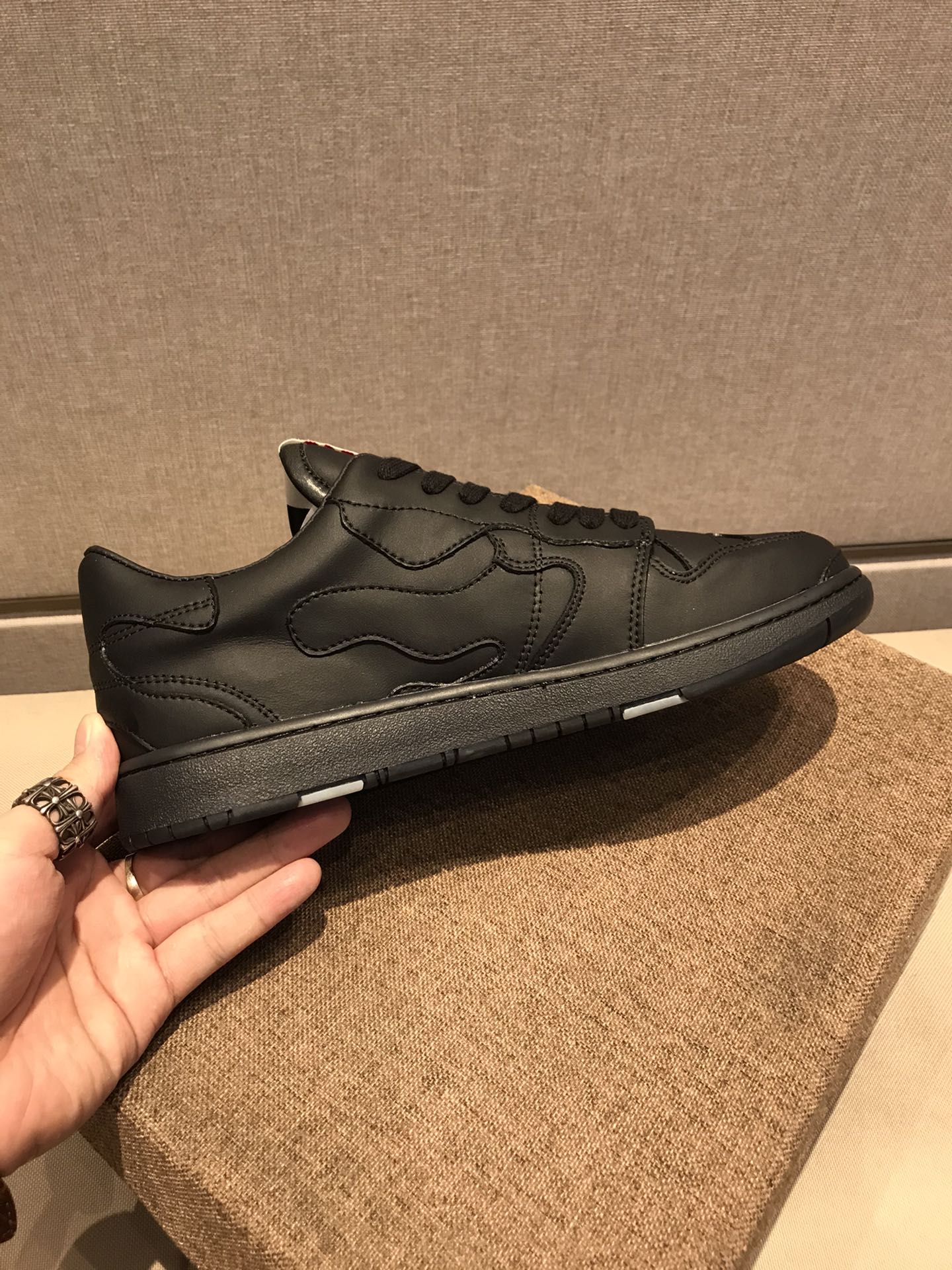 Valentino Garavani Atelier Shoes 07 Camouflage Edition Sneaker in Calfskin 3 - vstockx