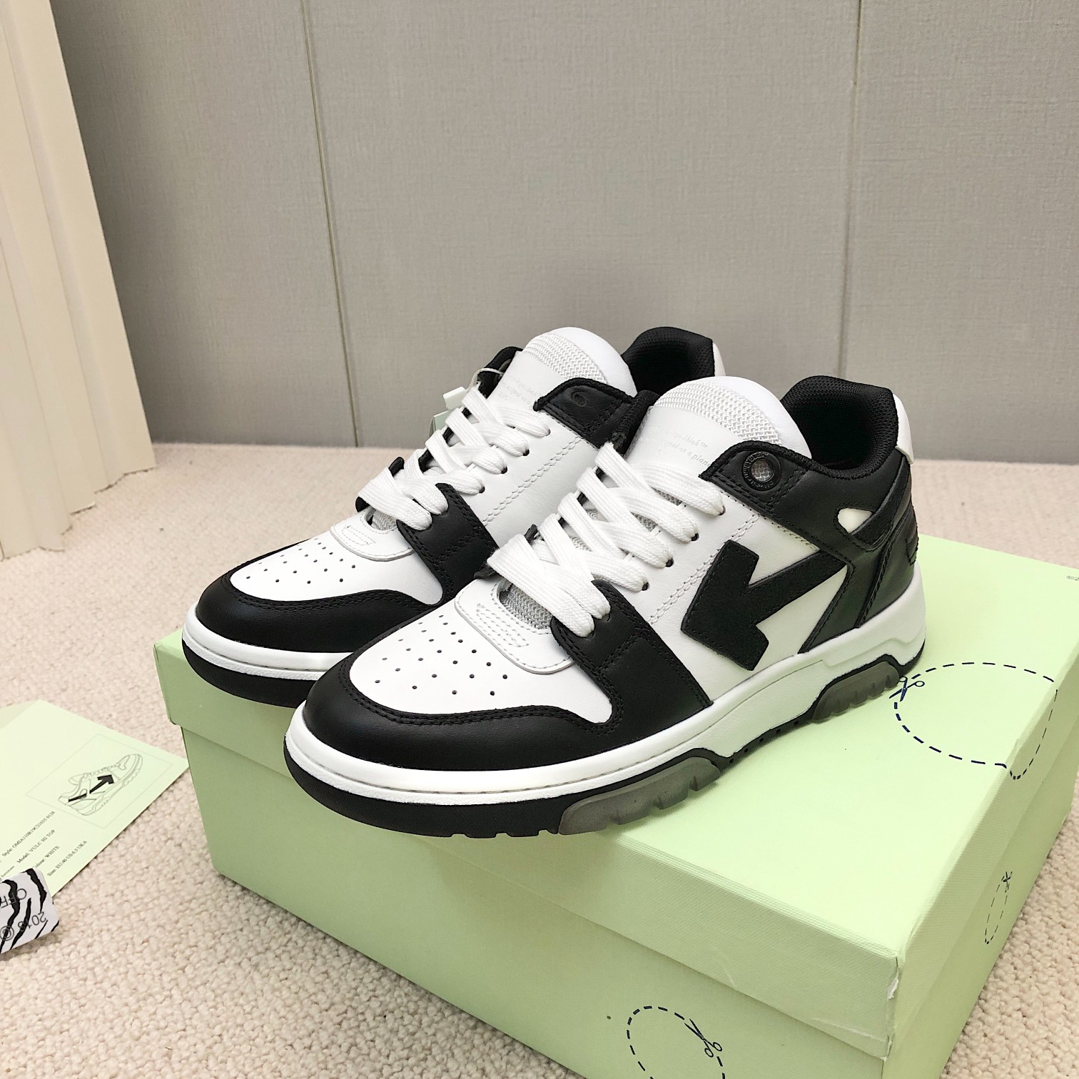 OFF-WHITE Out Of Office OOO Low Tops White Black White - vstockx