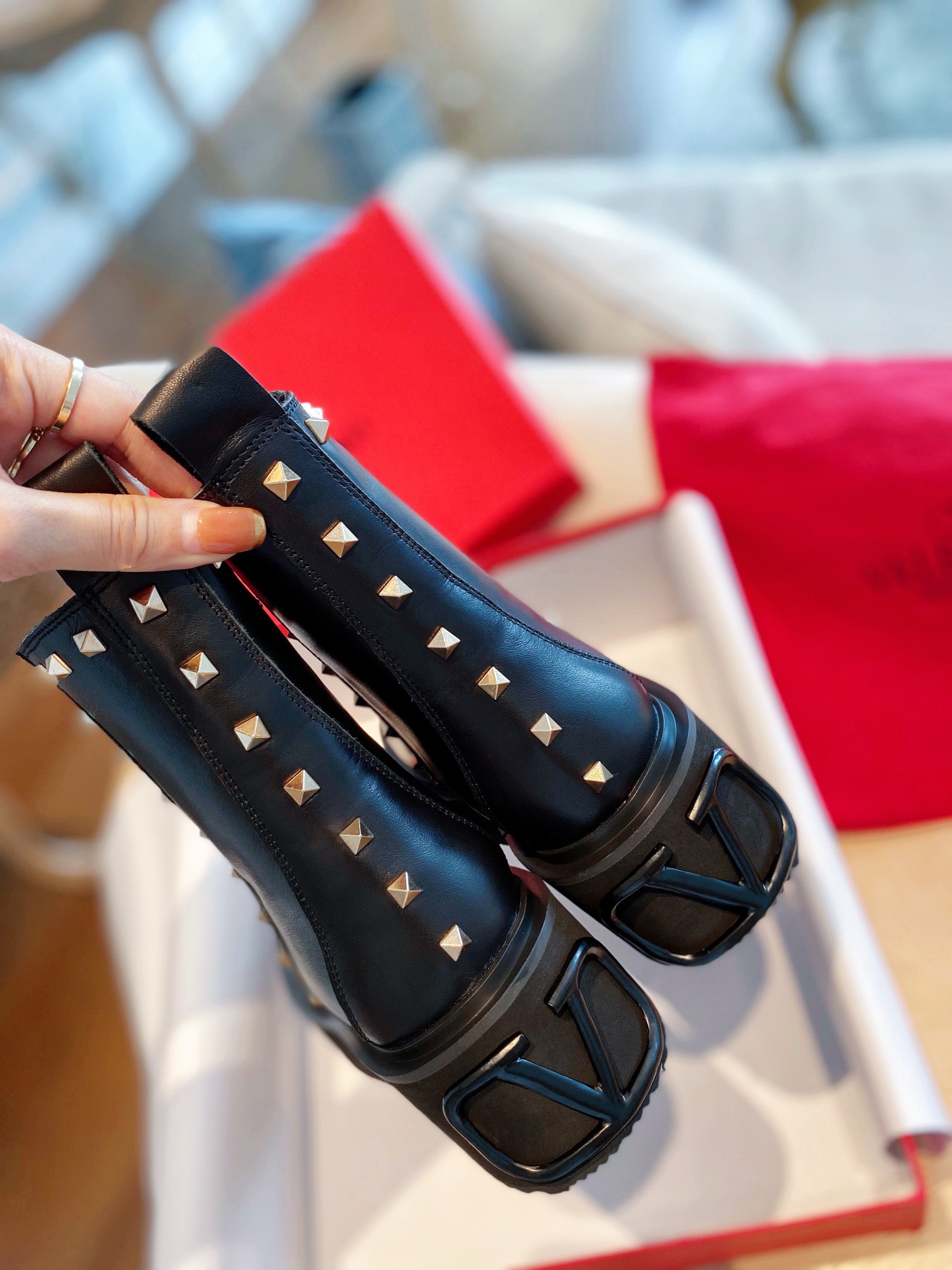 VALENTINO GARAVANI Roman Stud WOMEN 23 - vstockx