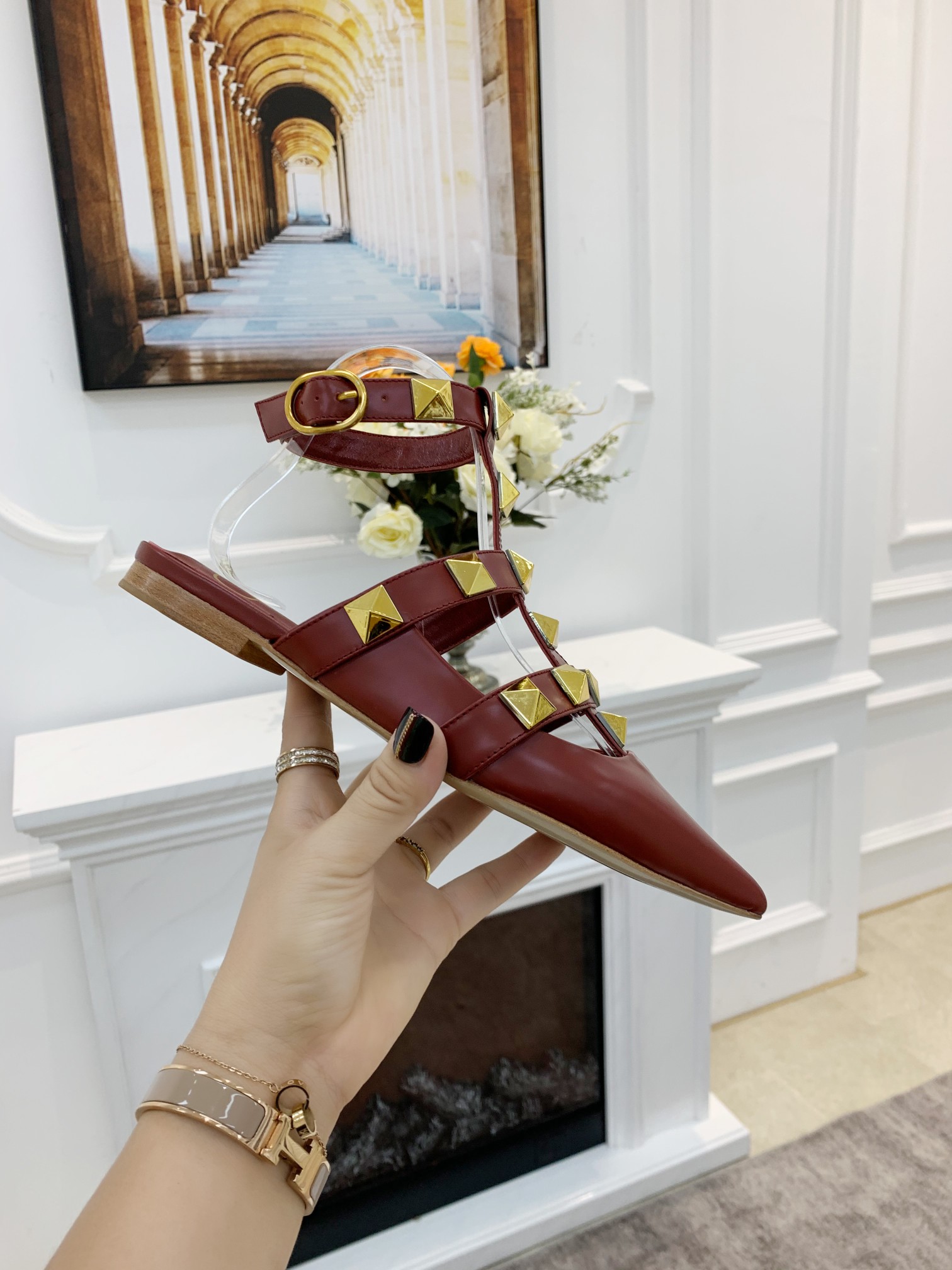 VALENTINO GARAVANI Roman Stud WOMEN 33 - vstockx