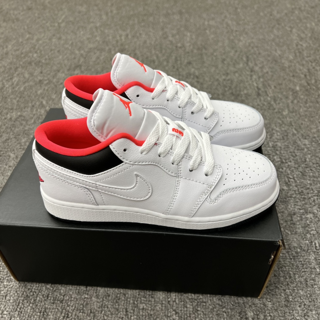 Jordan 1 Low White Black Infrared (GS) - vstockx