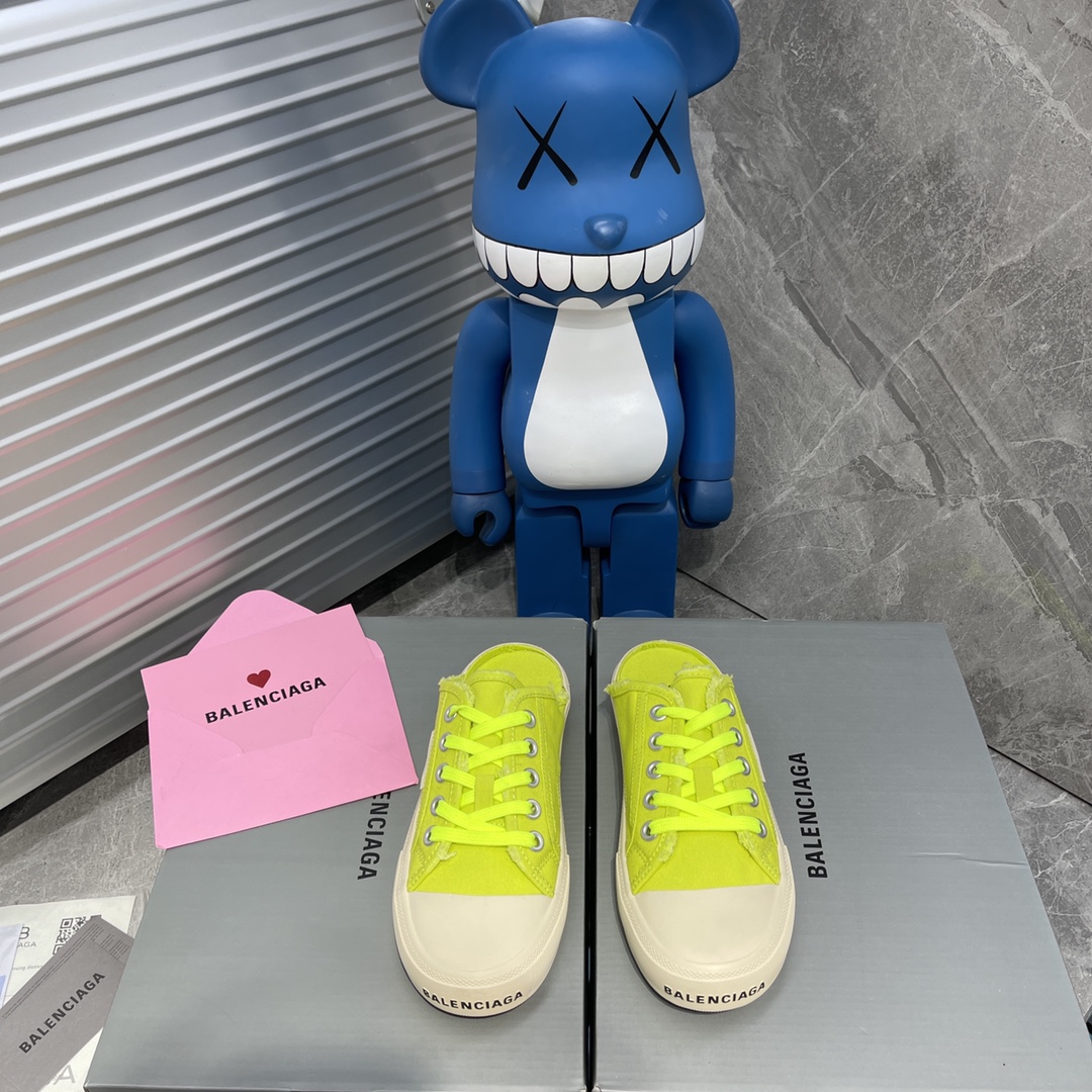 Balenciaga Paris Sneaker 2 - vstockx