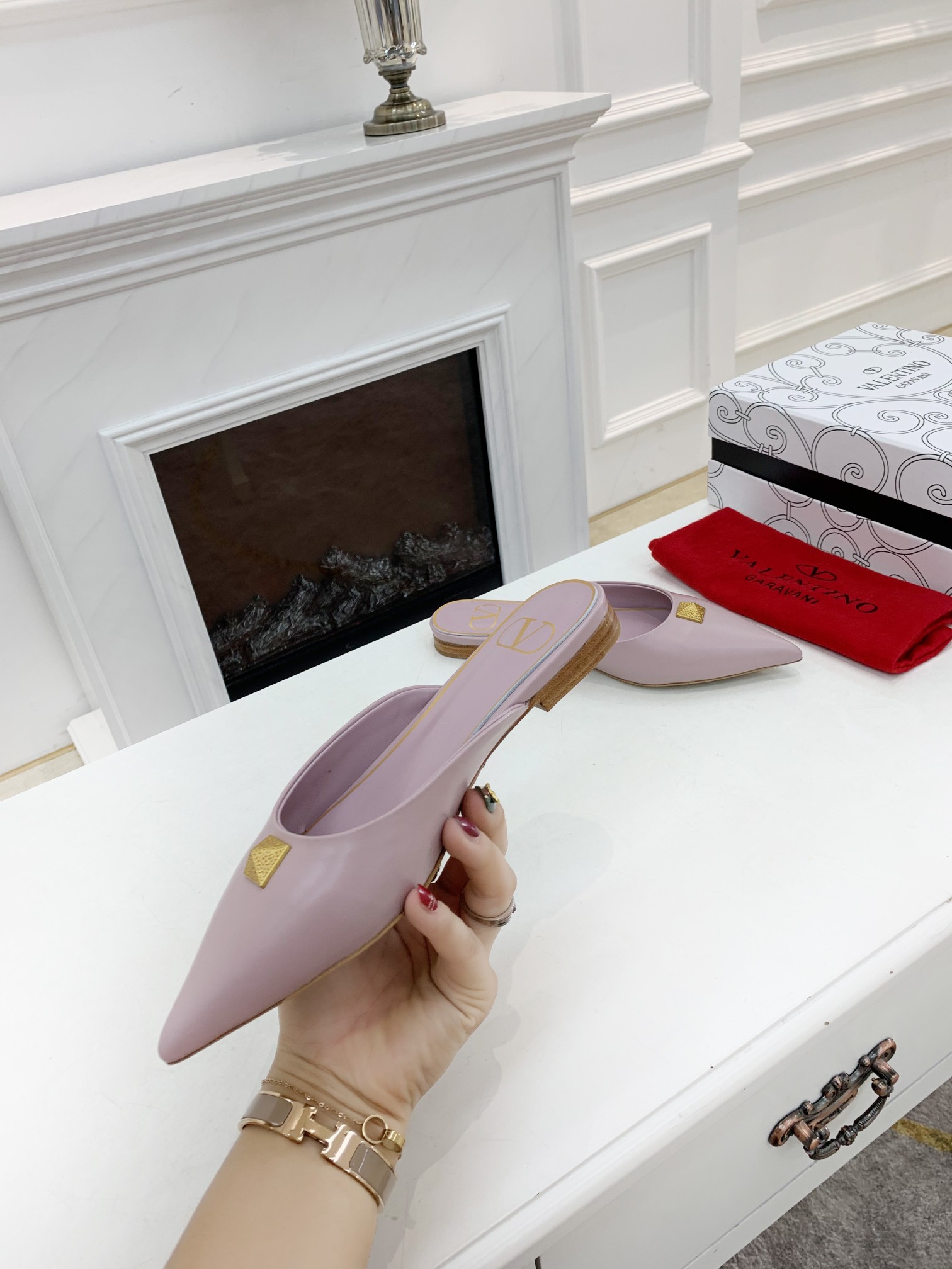 Valentino Garavani Flat sandals Women 21 - vstockx