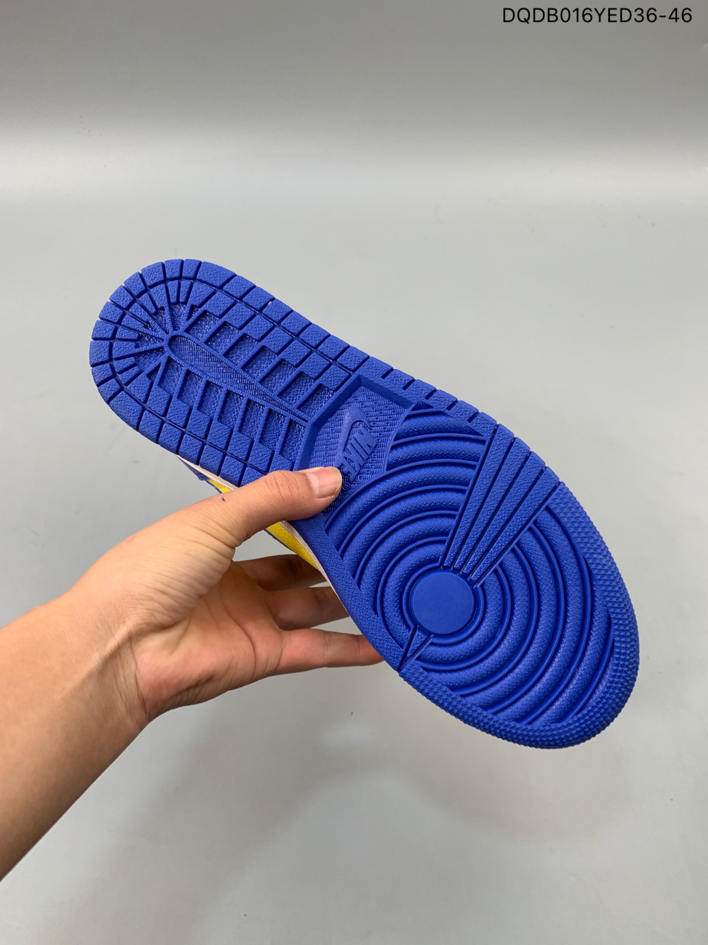 Jordan 1 Retro High OG Reverse Laney (W) - vstockx