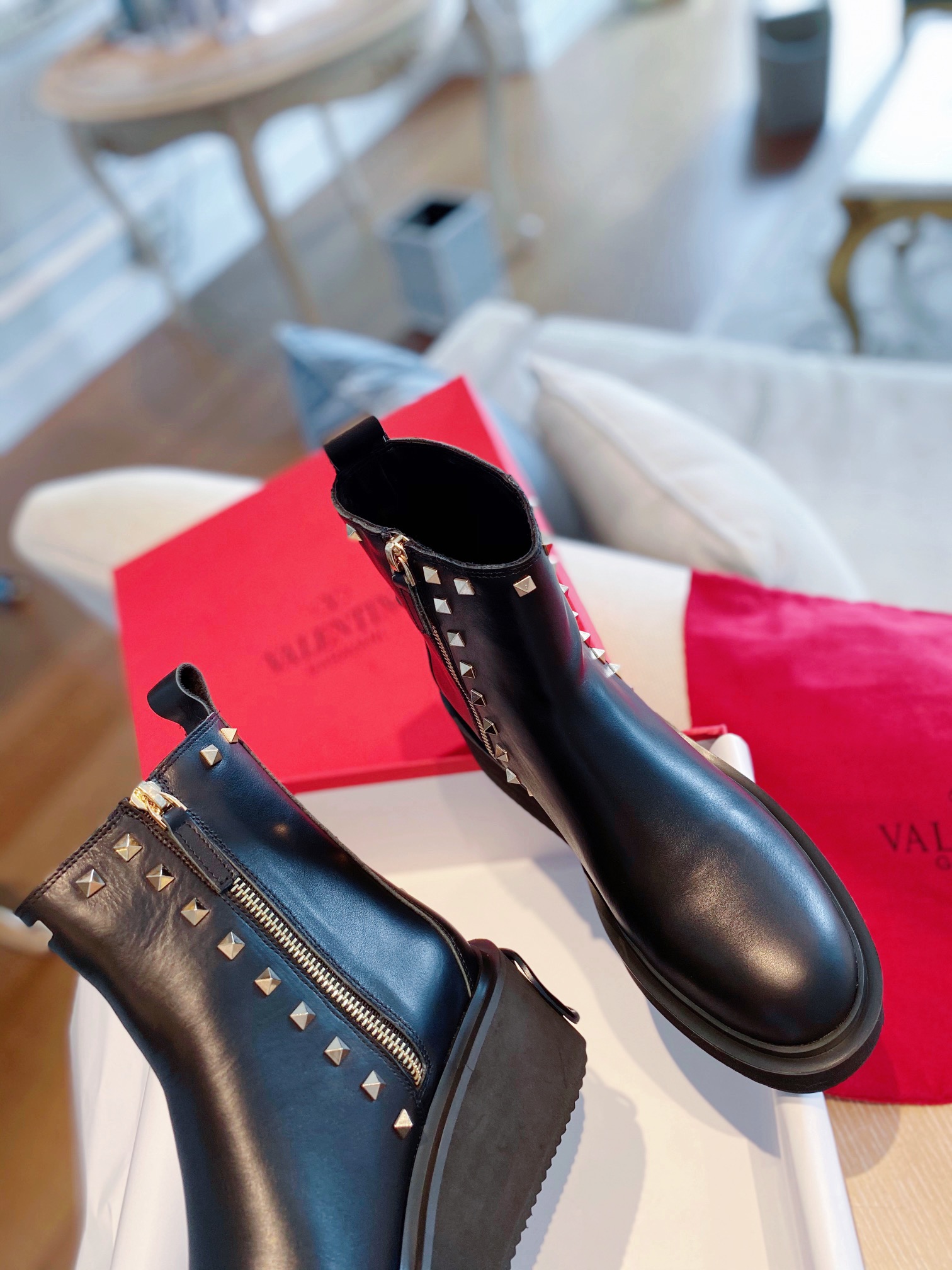 VALENTINO GARAVANI Roman Stud WOMEN 23 - vstockx