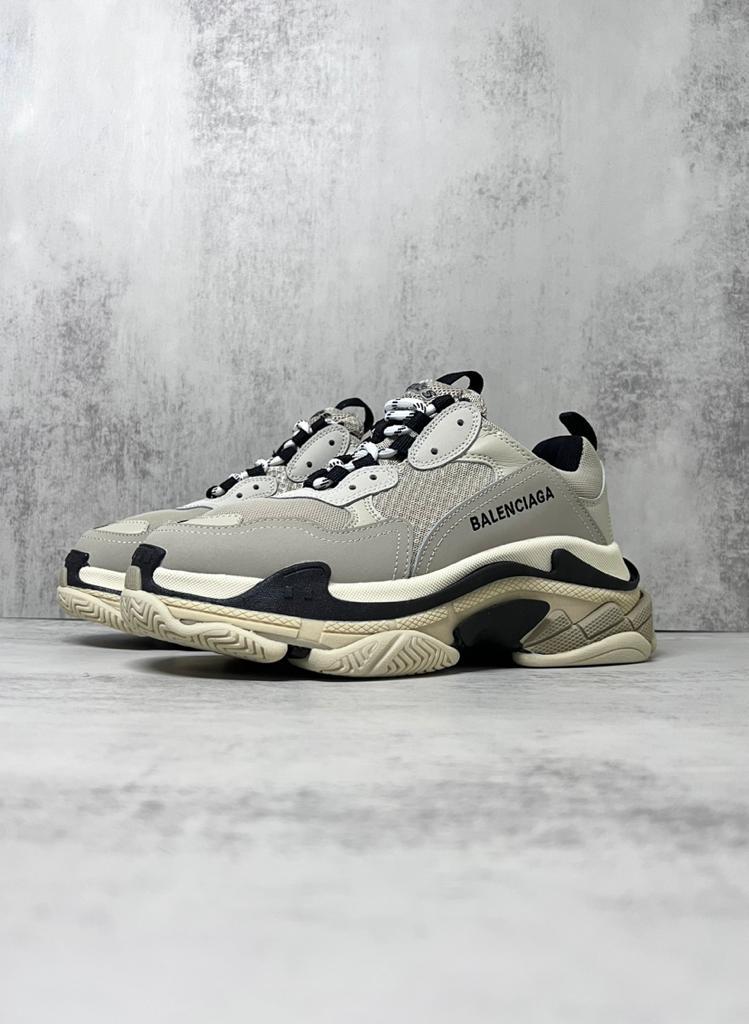 Balenciaga Triple S Beige - vstockx