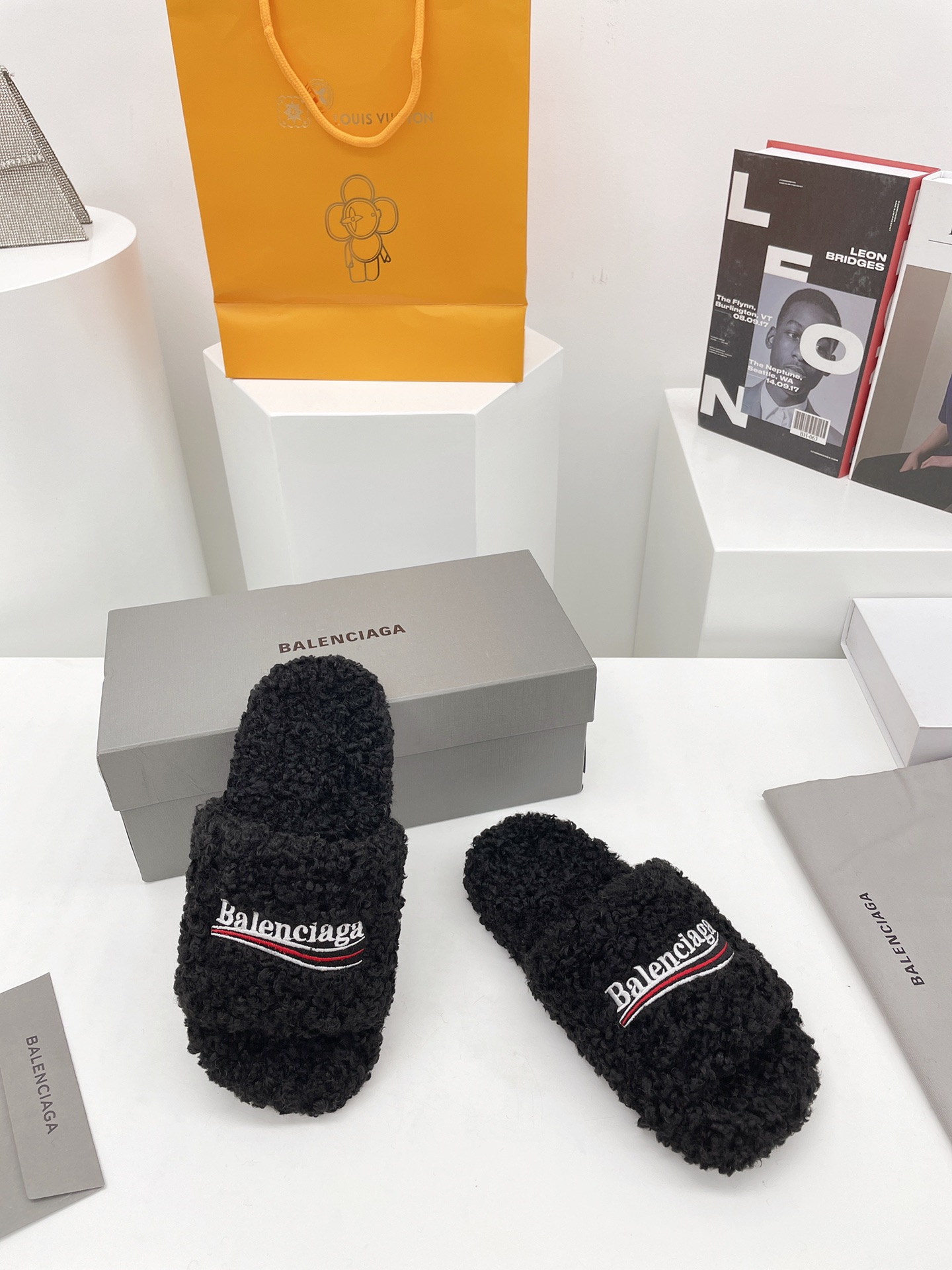 Balenciaga women 4 - vstockx