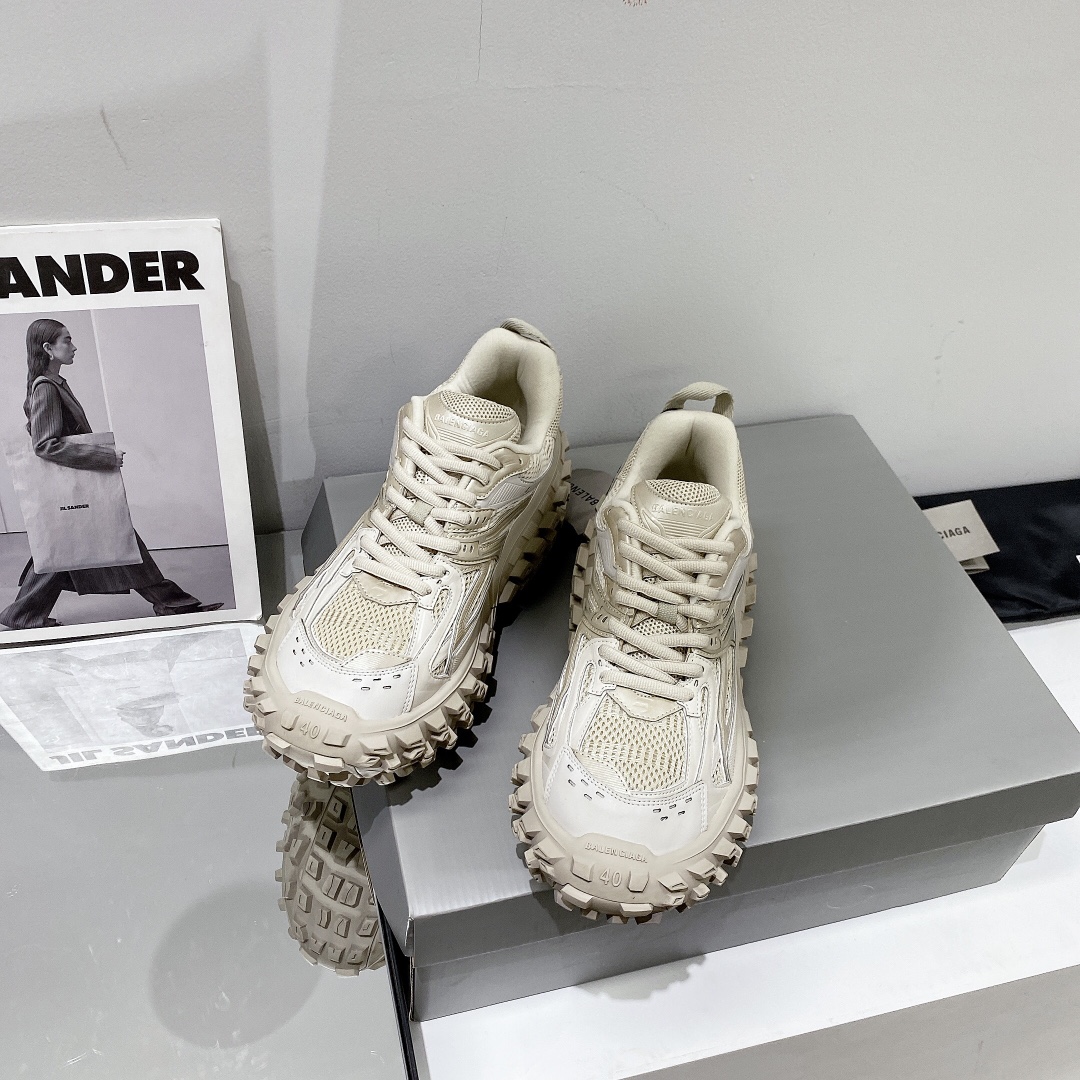 Balenciaga Defender TRAINERS 5 - vstockx