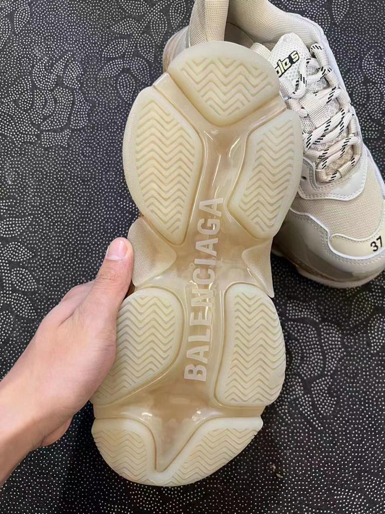 Balenciaga Triple S Clear Sole Beige - vstockx