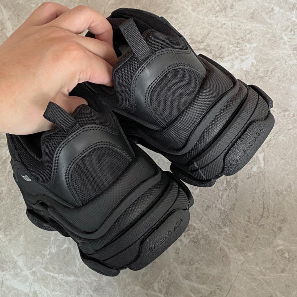 Balenciaga Triple S Black (2021) - vstockx