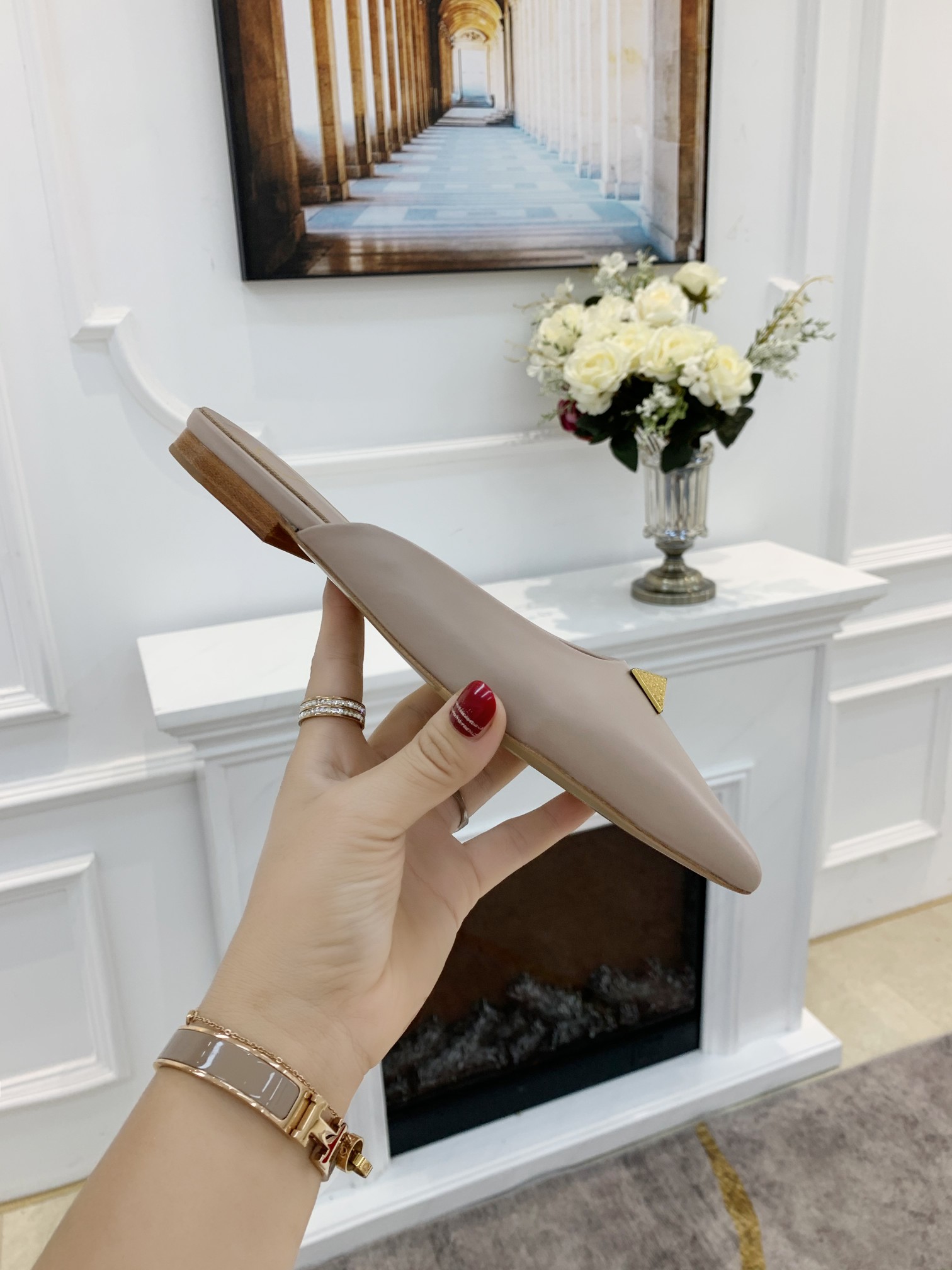 Valentino Garavani Flat sandals Women 20 - vstockx