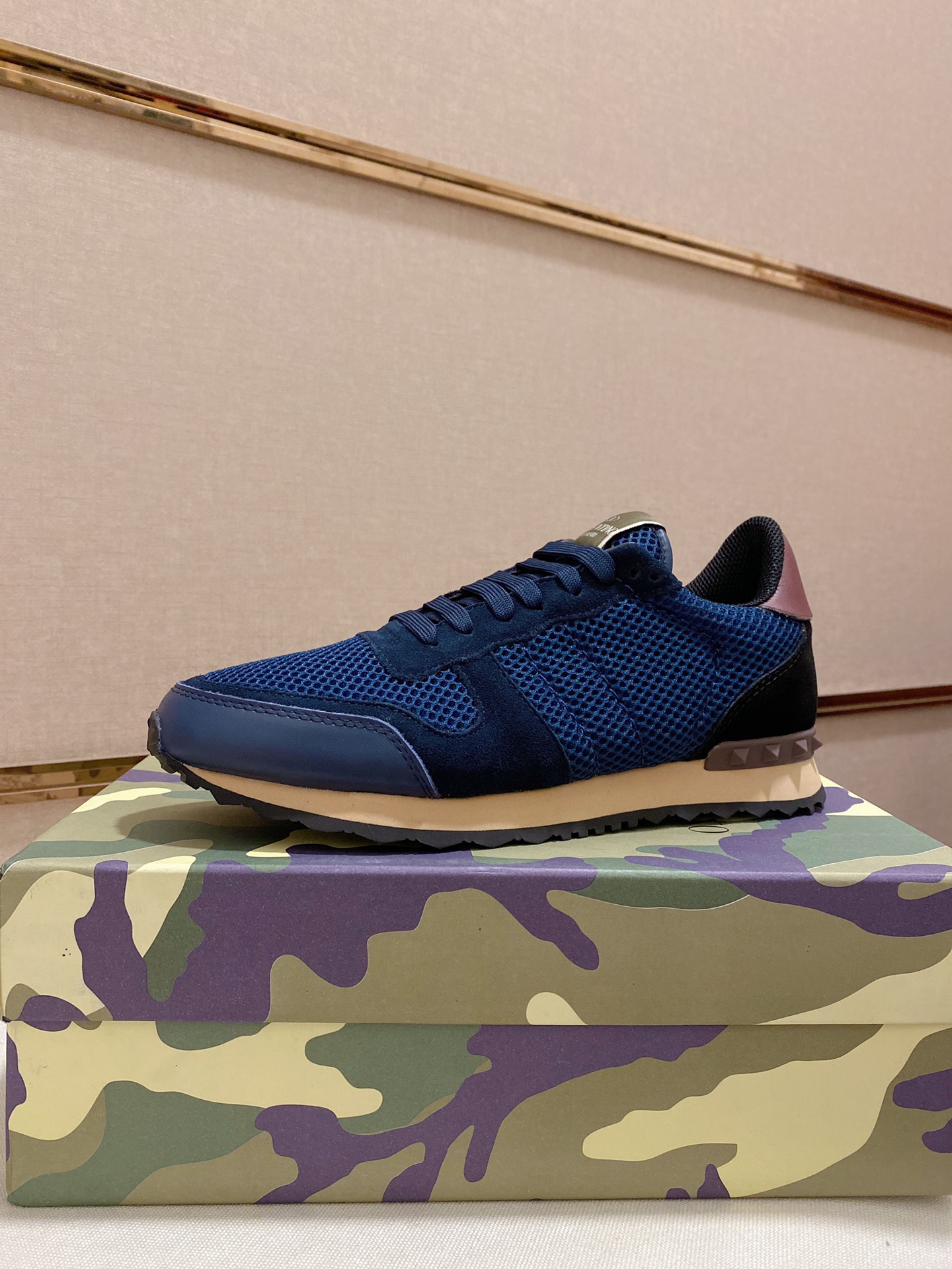 Valentino Garavani Rockrunner camouflage-print sneakers 14 - vstockx