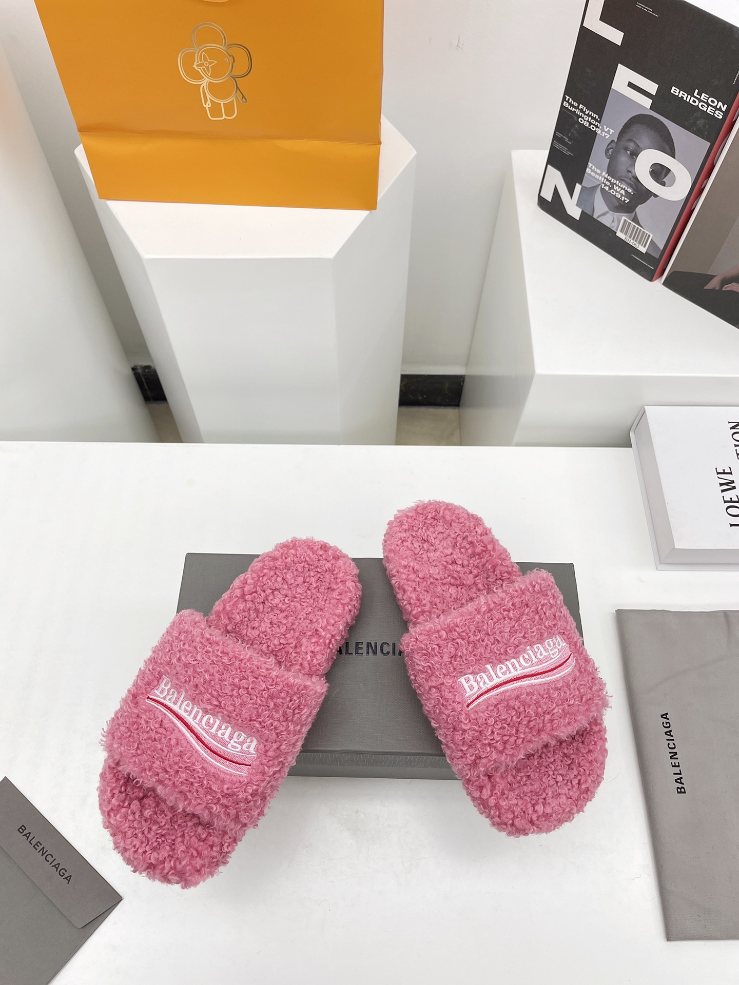 Balenciaga women 4 - vstockx