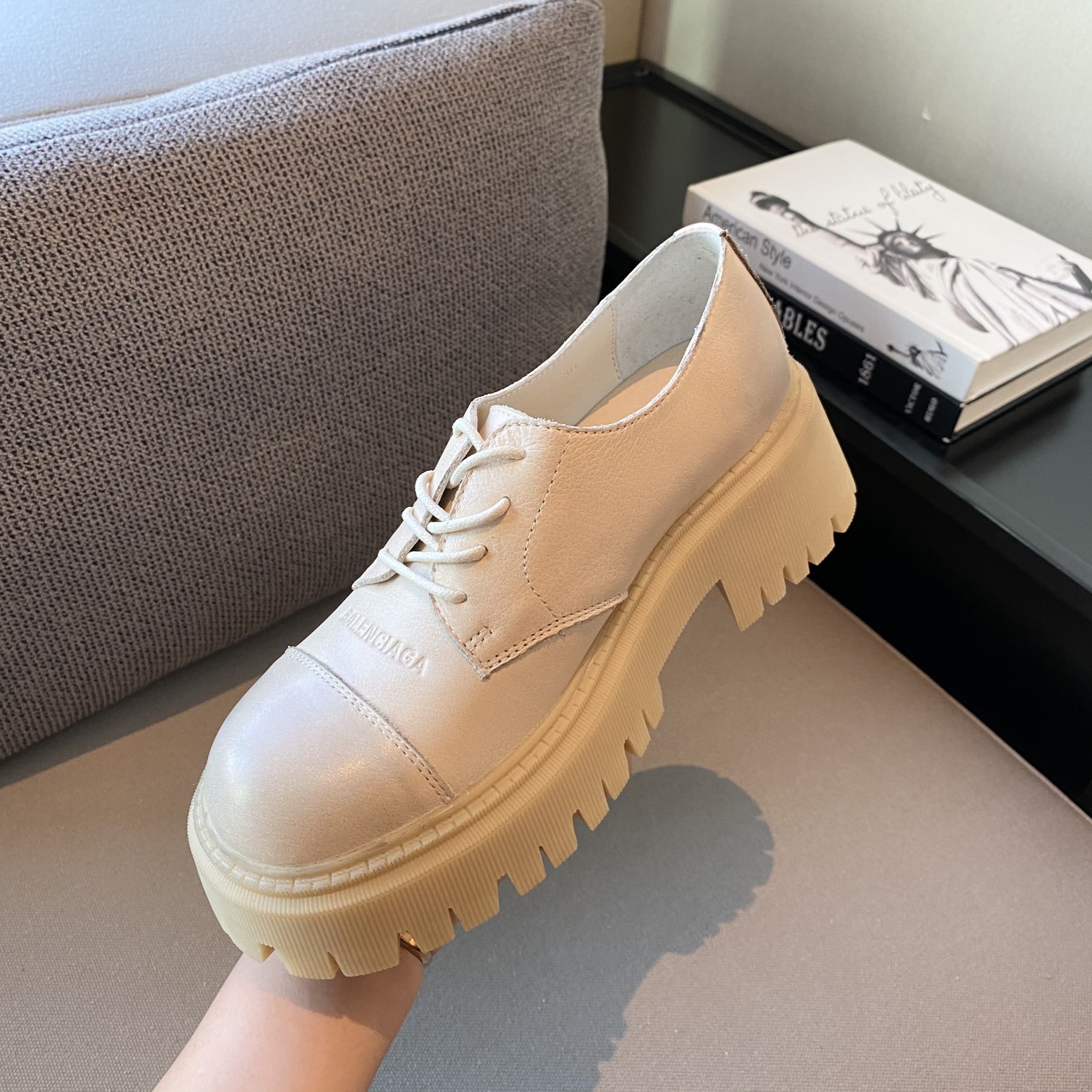Balenciaga women 3 - vstockx