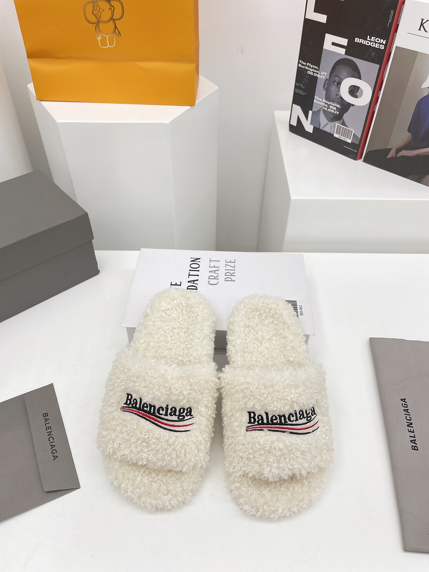 Balenciaga women 4 - vstockx