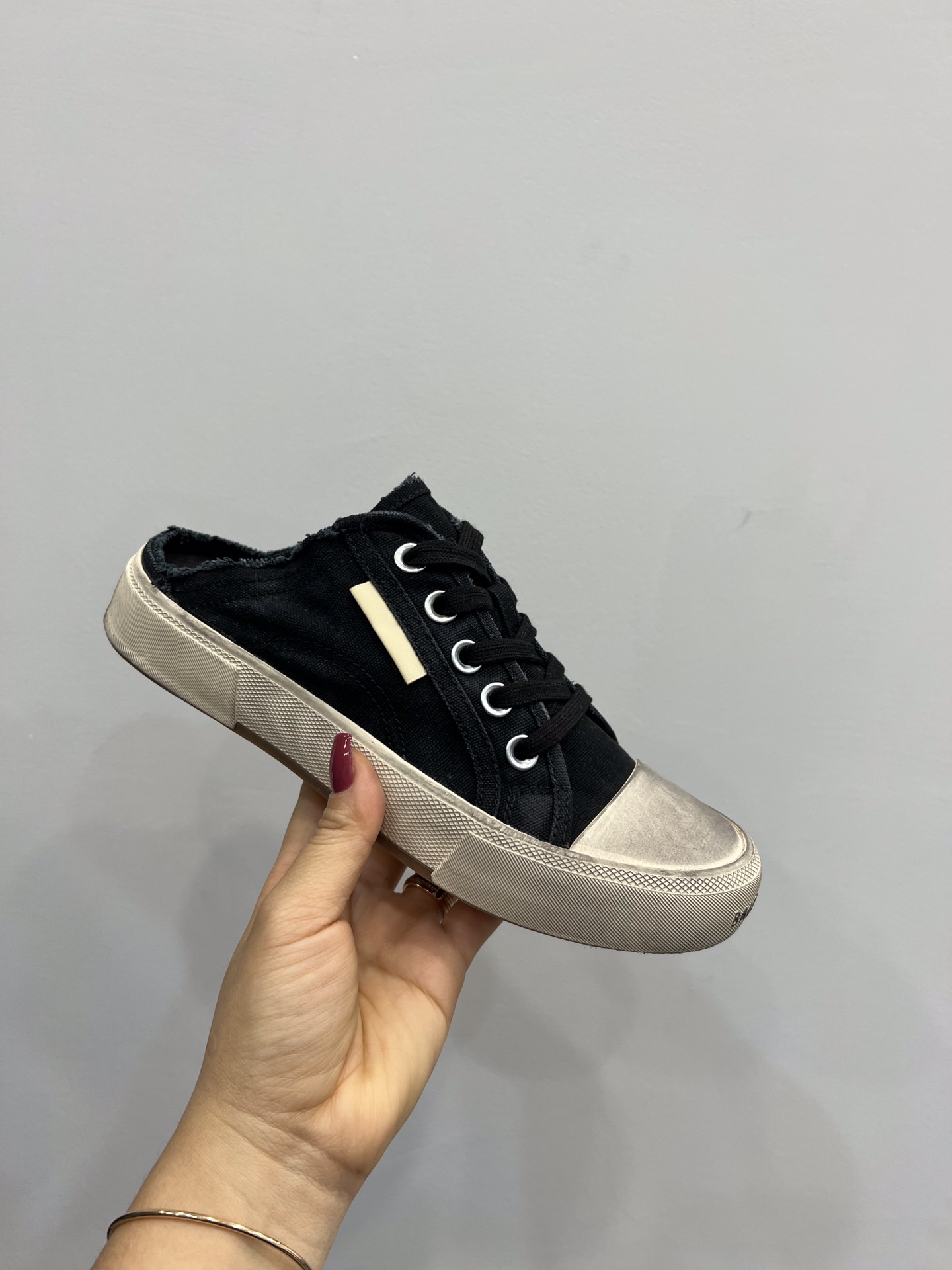 Balenciaga Paris Sneaker 4 - vstockx