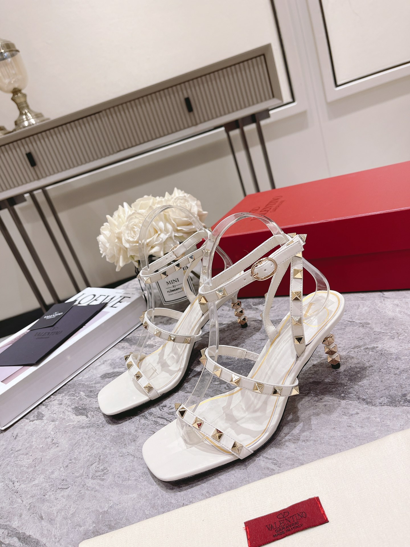 VALENTINO GARAVANI Rockstud WOMEN 4 - vstockx