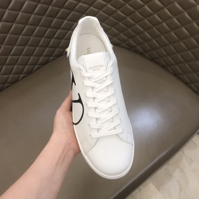 Valentino Garavani Backnet VLOGO low-top sneakers 4 - vstockx
