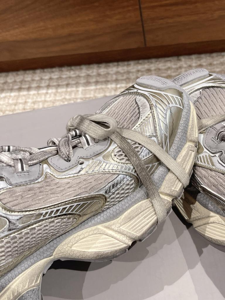 Balenciaga 3XL Off White - vstockx