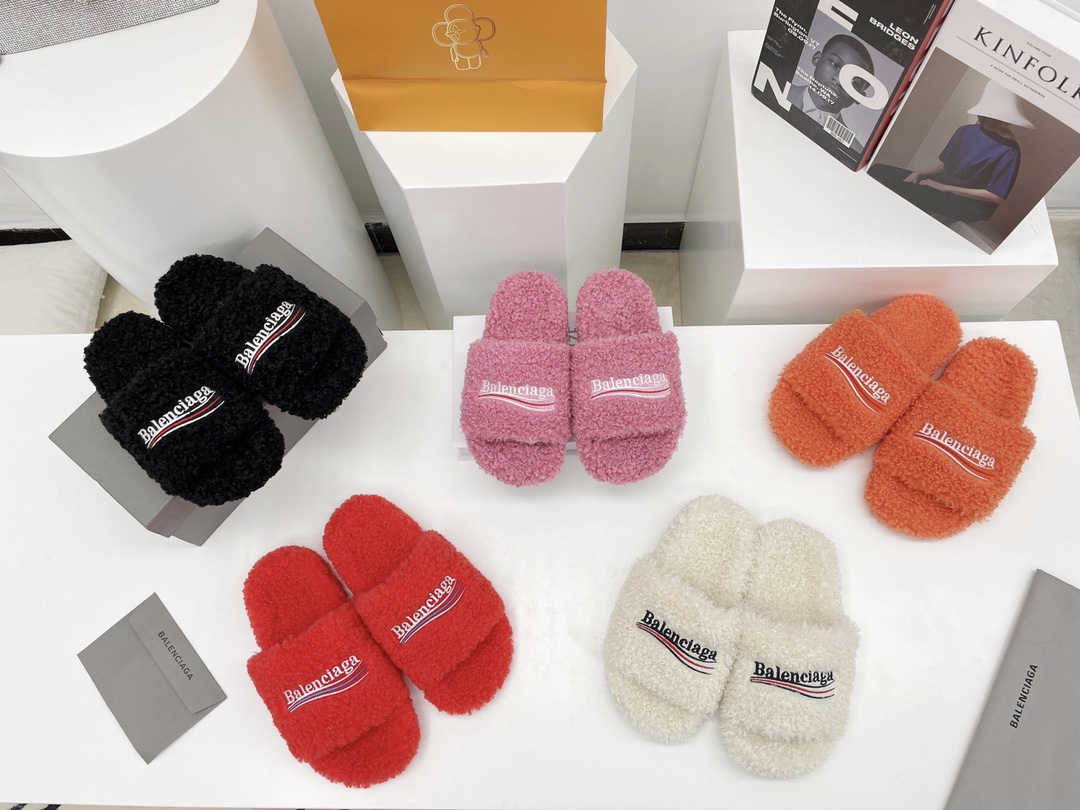 Balenciaga women 4 - vstockx
