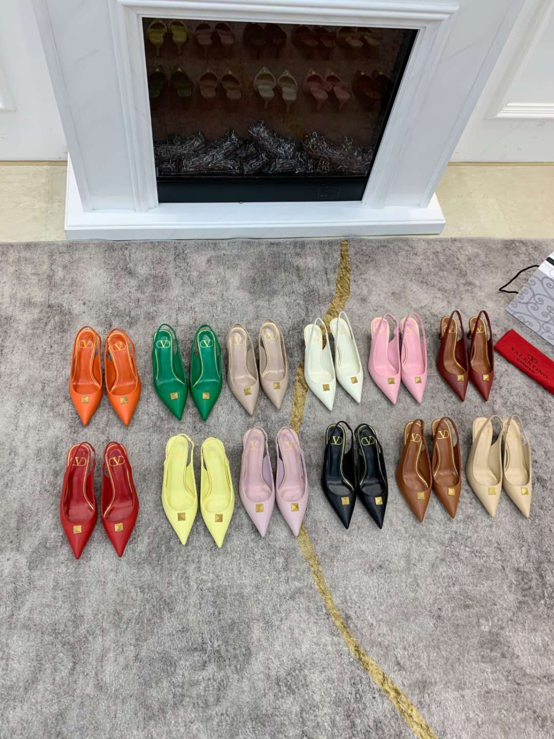 VALENTINO GARAVANI Rockstud WOMEN 37 - vstockx