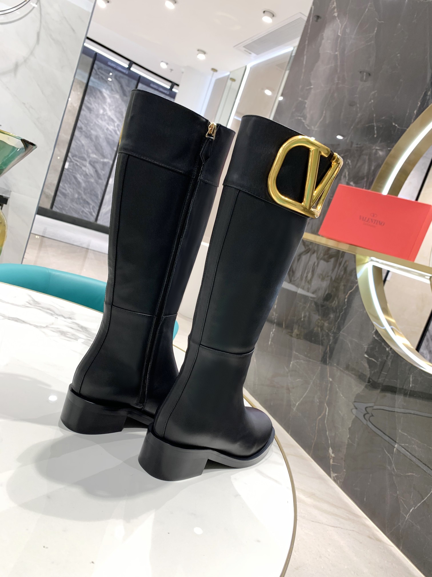 VALENTINO GARAVANI Roman Stud WOMEN 24 - vstockx