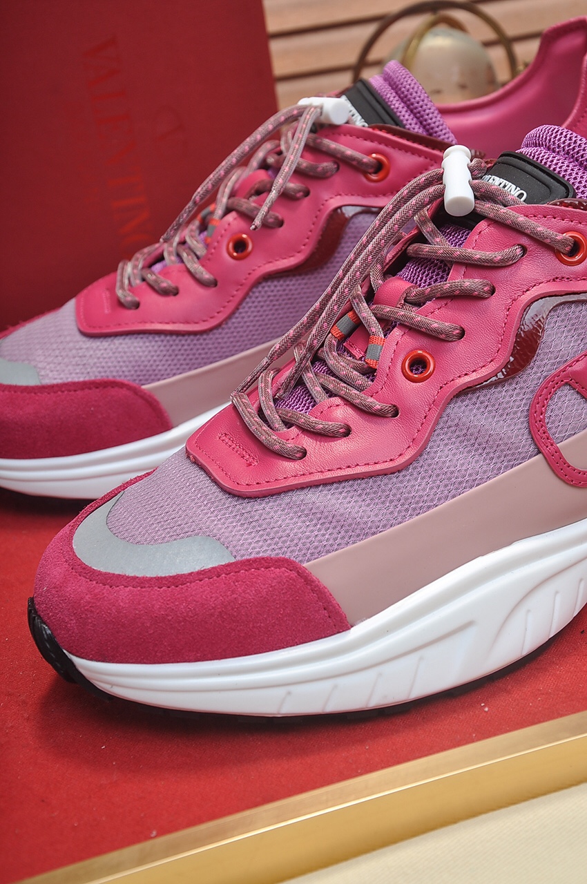 Valentino Garavani Low-top sneakers 16 - vstockx